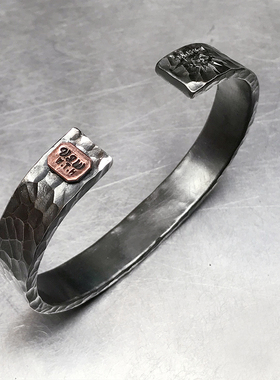 跋折罗原创游牧风小锤纹足银手镯