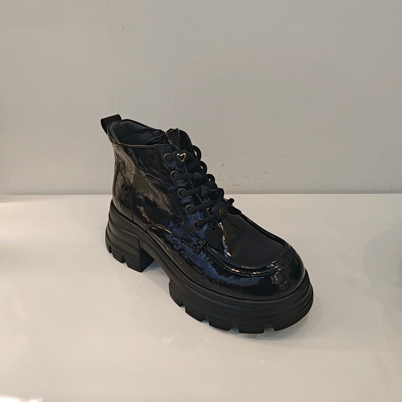 美拉德漆皮马丁靴女靴