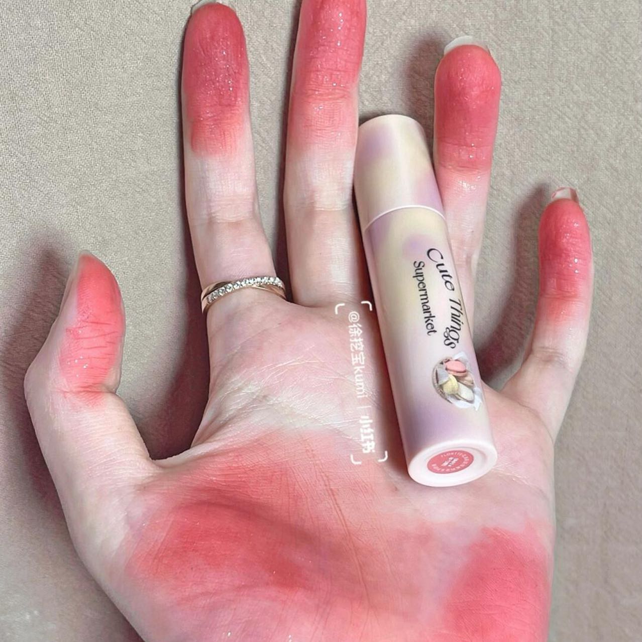 花洛莉亚奶糕唇霜细闪唇釉丝绒