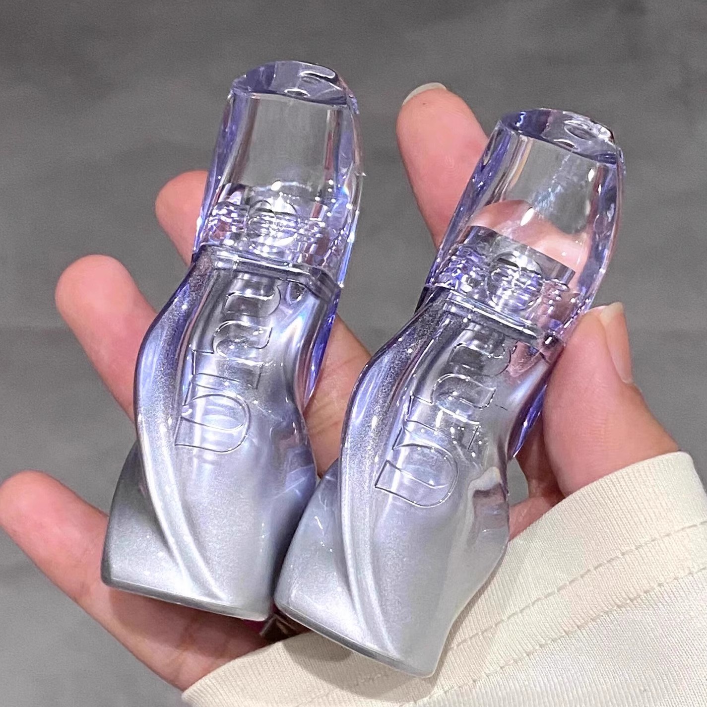 uhue微醺多用口红固体唇釉唇膏水光镜面不沾杯低饱和肉桂色