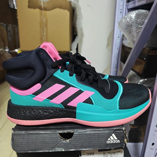 adidas Marquee Boost 高帮 复古篮球鞋 男款 黑蓝粉eh2373