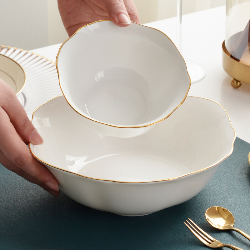 白色9英寸欧式风造型炖菜骨瓷碗