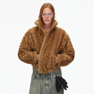 ECHOADE张弛有度 环保皮草夹克外套 轻盈无束缚感立领设计短款