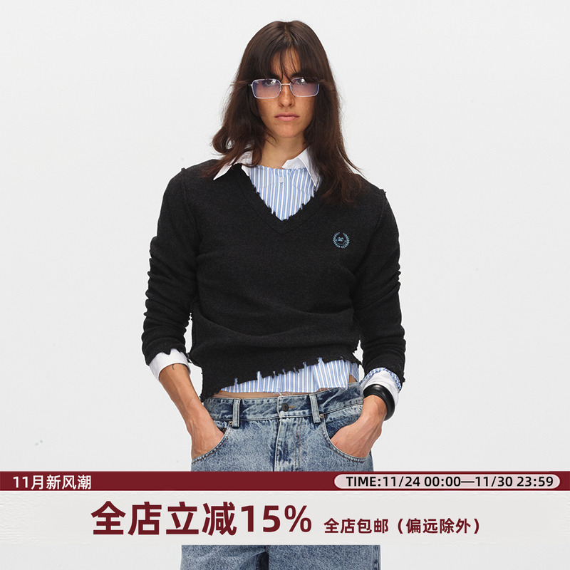 ECHOADE破洞V领落肩设计针织衫