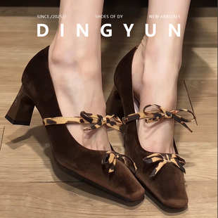 羊皮版dignyun丁允豹纹蝴蝶结单鞋女粗跟绒面法式小个子高跟鞋子