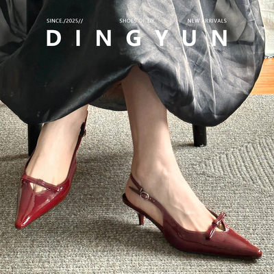 黑色/酒红色气质百搭尖头高跟鞋