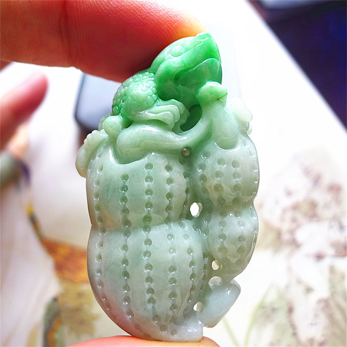 天然缅甸翡翠A货老坑种精雕精美水润招财金蝉生意兴隆吊坠配证书