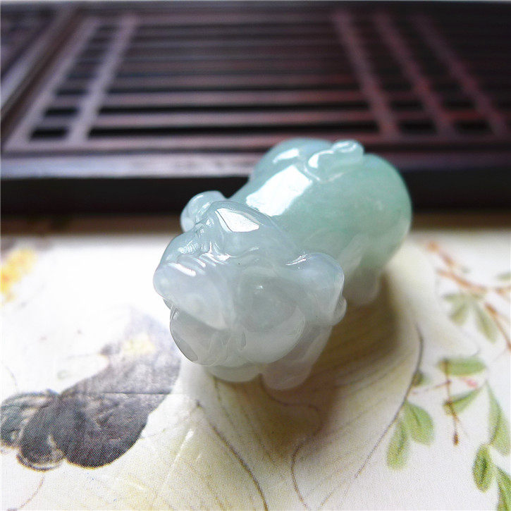 正品天然翡翠A货老坑种翡翠 精美招财小猪猪吊坠 配鉴定证书