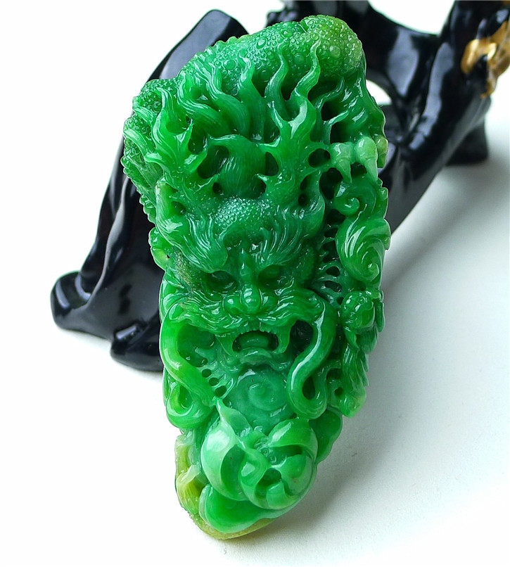 缅甸天然翡翠A货老坑种 精雕阳绿色龙游四海吊坠 配证书