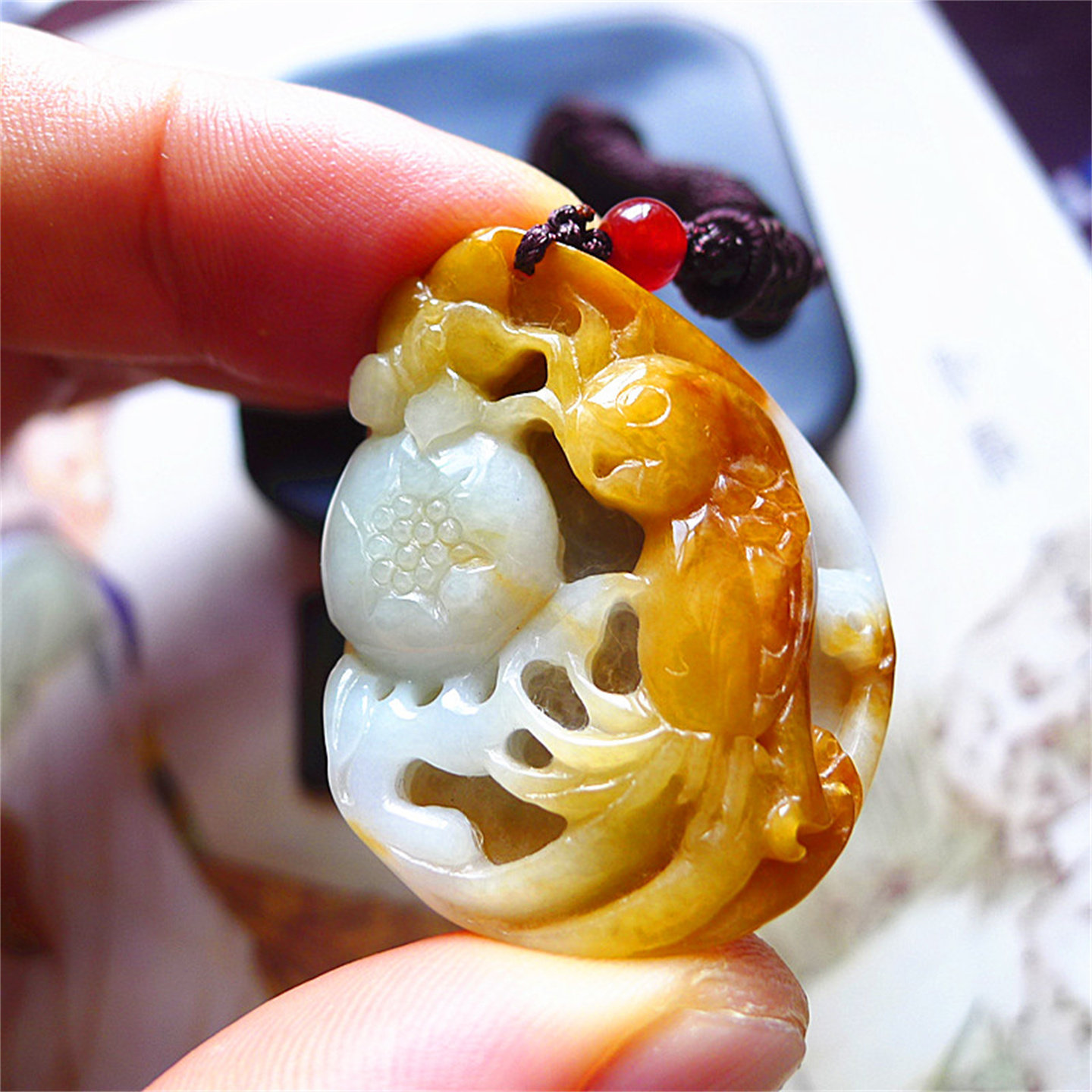 天然缅甸翡翠A货老坑种精雕精美水润黄翡富贵鸟吊坠配证书
