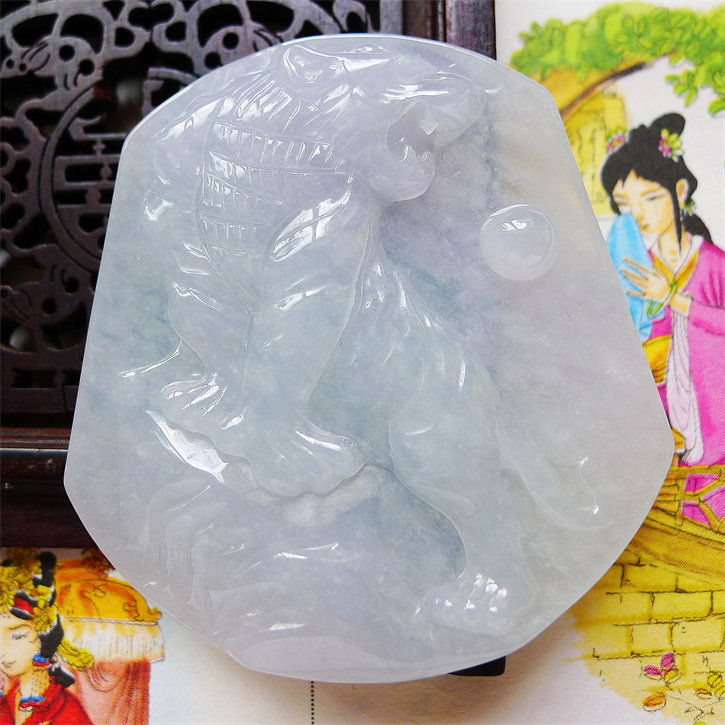 天然翡翠A货老坑种精雕水润老虎吊坠配证书