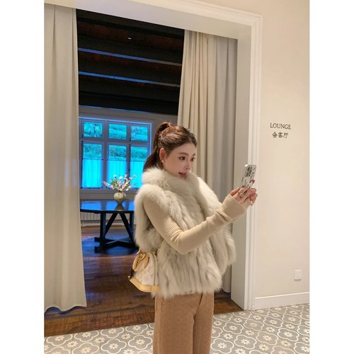 【贵人雪松】文文私服 纯色皮草马甲外套女保暖轻奢WWQ5PC2041