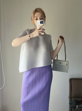 TVTV 葡萄冰～褶皱银白不规则短袖上衣葡萄紫色直筒半裙