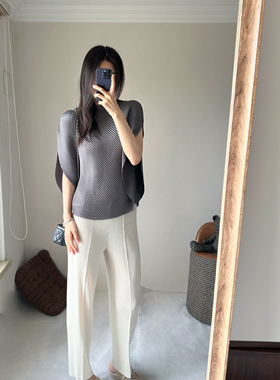 TVTV  人鱼套装～褶皱格雷系灰色鱼鳞褶蛋形短袖白色基础长裤