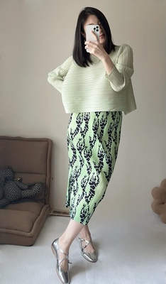 褶皱印花半裙廓形上衣果绿色