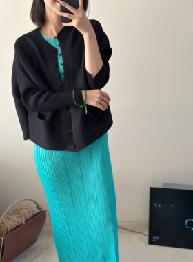 TVTV 又见新中式～褶皱盘扣细褶牙签褶黑色开衫外套上衣撞色