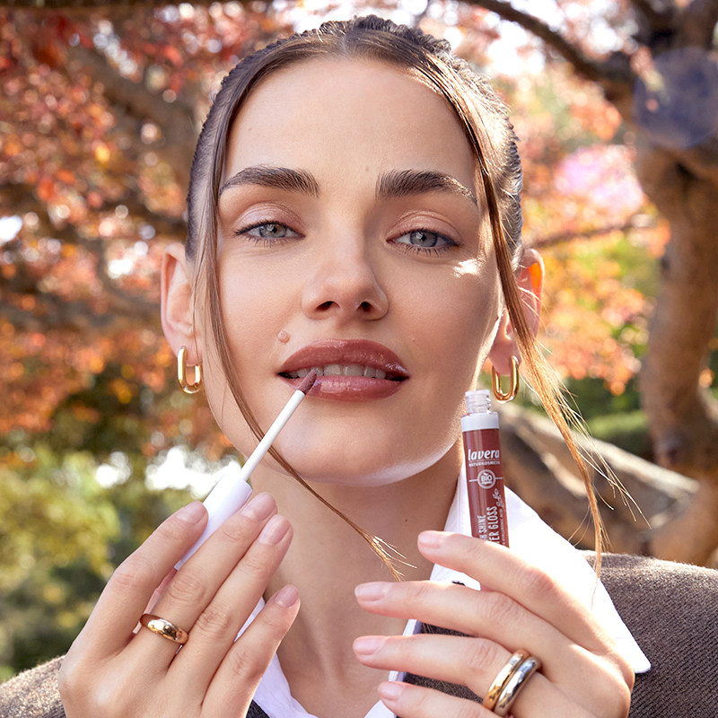 德国 lavera滋润保湿水光唇釉闪光唇蜜果汁感氛围唇妆纯净彩妆