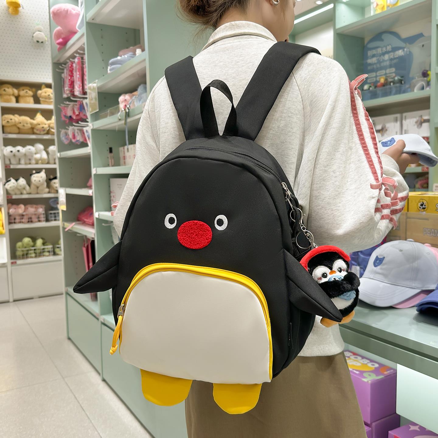 企鹅双肩包可爱卡通书女20