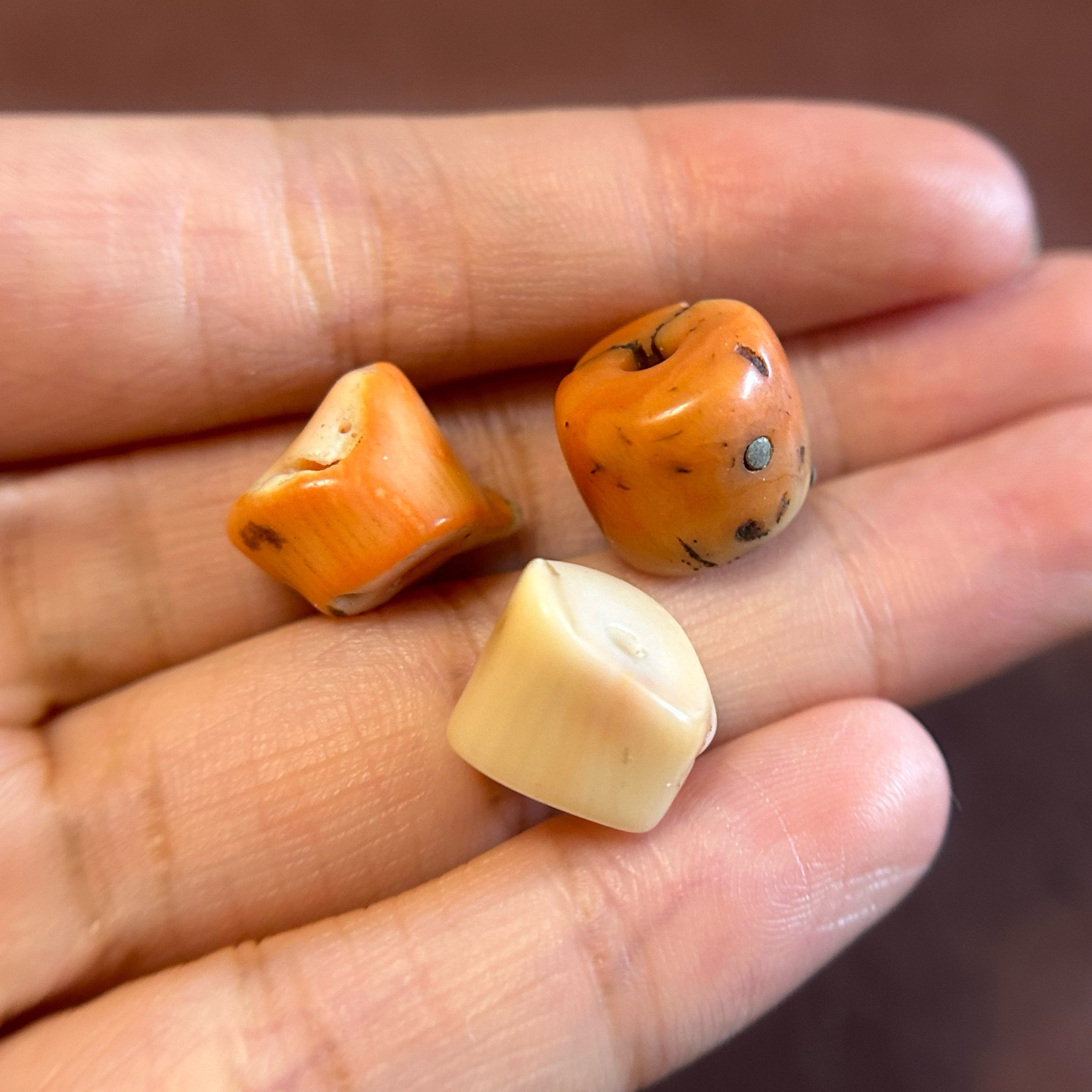 藏区回流天然海竹珊瑚老串拆下白色粉色橘黄色配珠藏传文玩老珠子