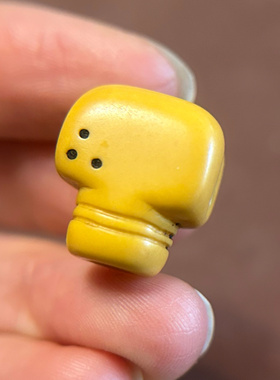 15mm黄色老料器三通大孔道磨损钥匙孔佛头咒点一体式矮胖藏传文玩