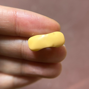 大孔道黄白色老料器麻将改手工雕刻背云杵卡子侧挂藏传文玩小元素