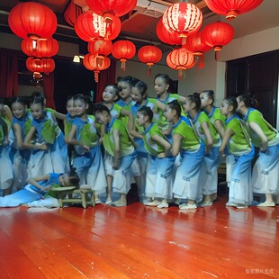 六一儿童演出服童年的夏夜蒲扇摇过的夏天忆外婆桥古典舞蹈表演服