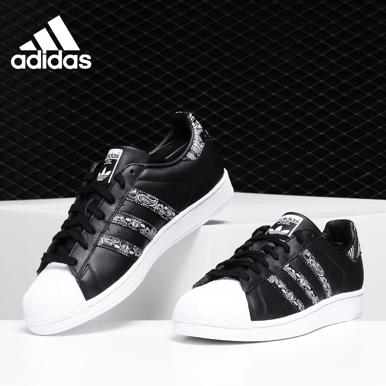 阿迪达斯男女休闲运动板鞋