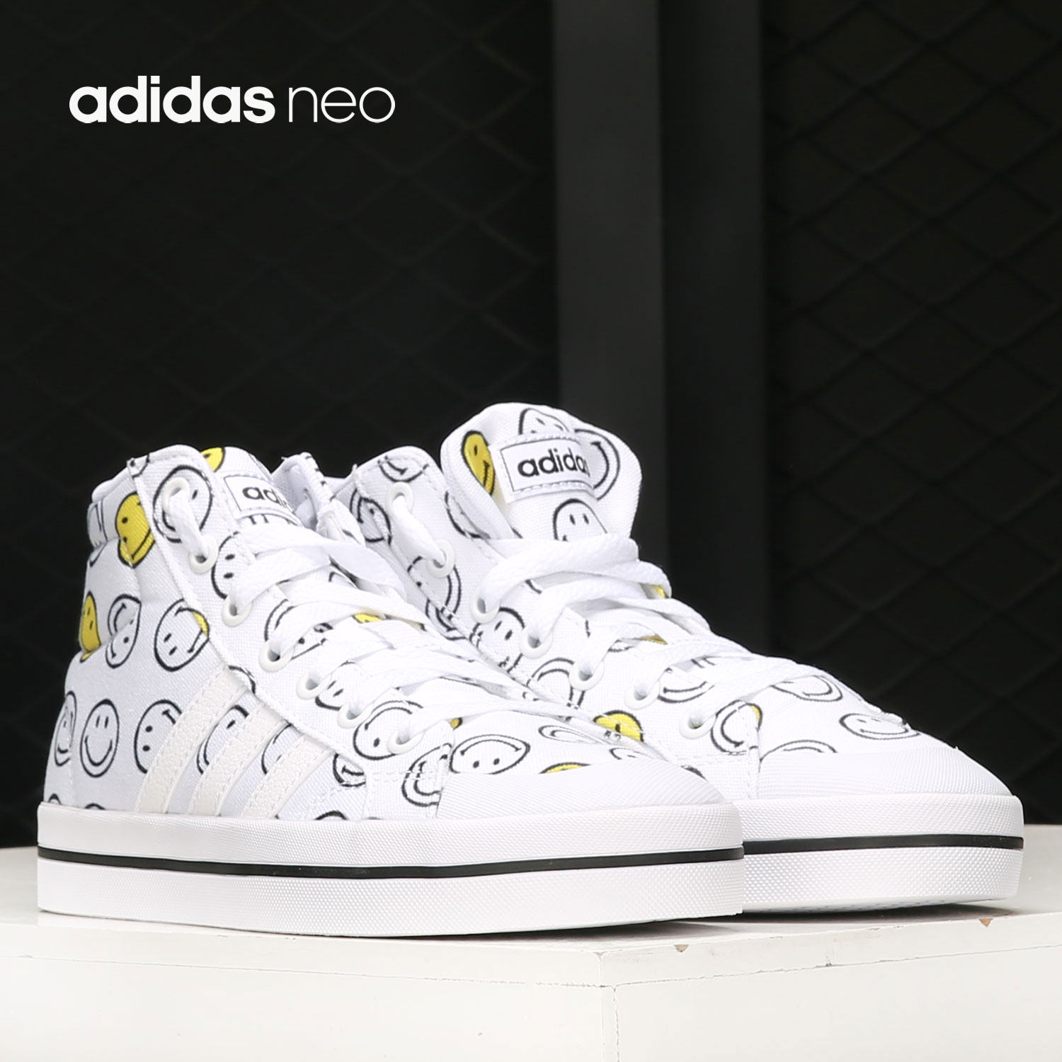 阿迪达斯男女中帮休闲帆布鞋