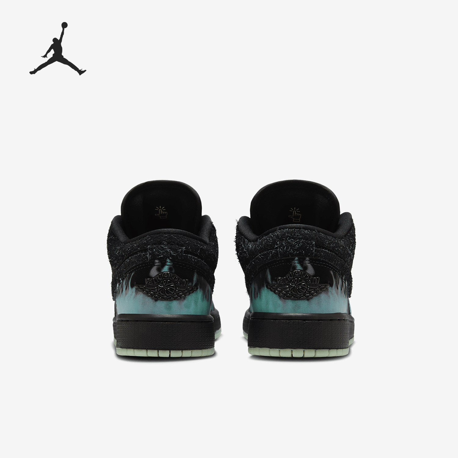 耐克大童低帮夜光猫眼运动鞋