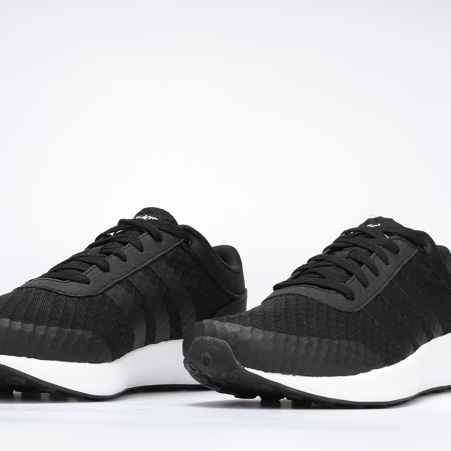 阿迪达斯正品耐磨轻便运动休闲鞋