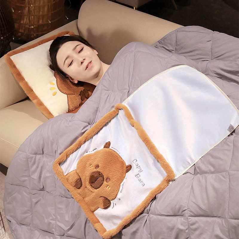 卡皮巴拉车载抱枕被子两用办公室午睡枕头毯子二合一车用折叠靠枕,居家布艺,抱枕被,淘宝优惠券,粉丝福利购,淘宝优惠卷