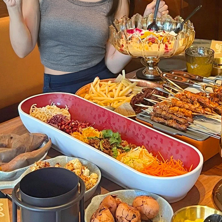 网红小二大拌菜盘子红色密胺长条凉菜专用创意餐具长方形饭店商用