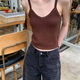 浅夏织物 夏日柔焦感编织肌理清凉v领吊带上衣 COSMOS KERNEL