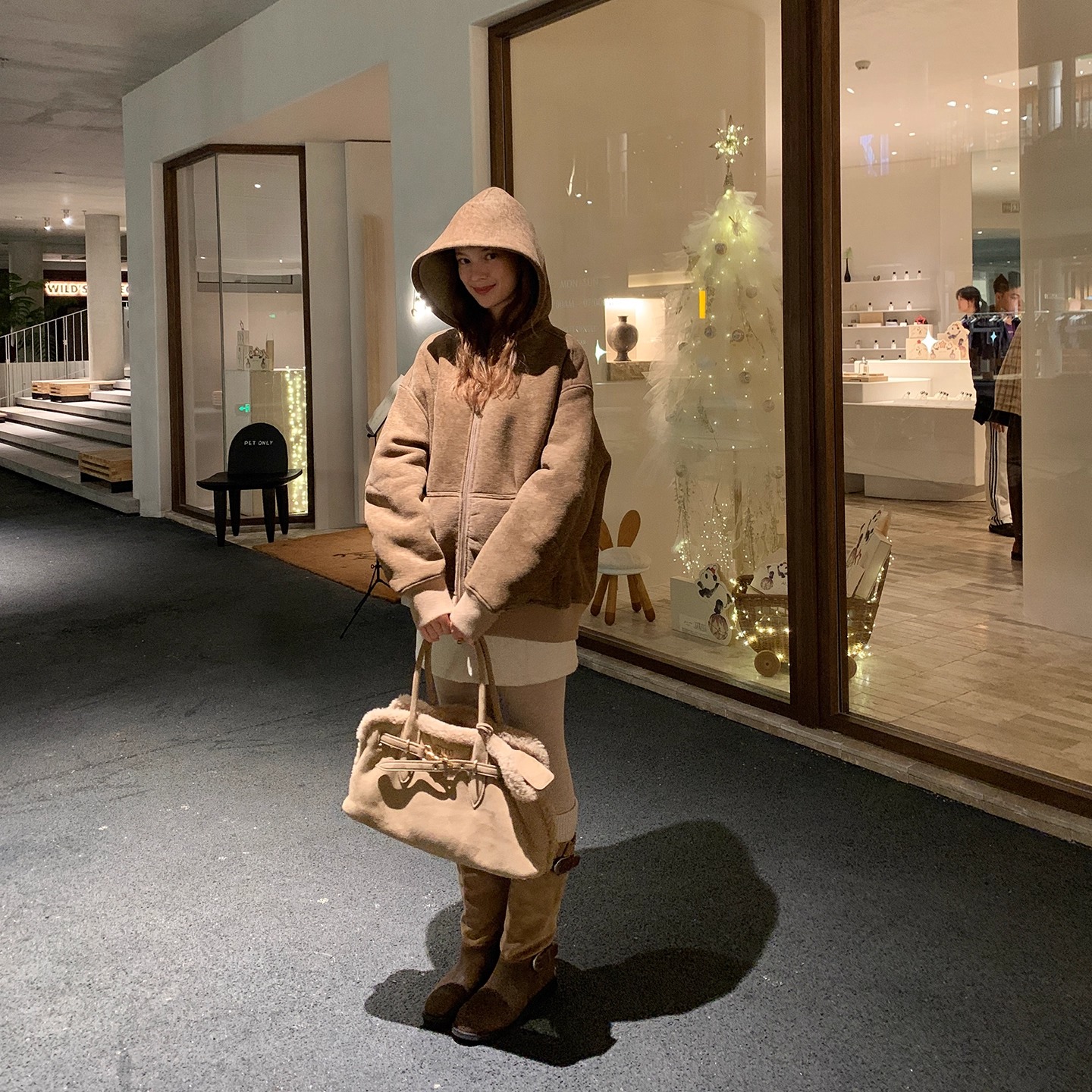 果核宇宙麂皮绒皮毛一体卫衣外套