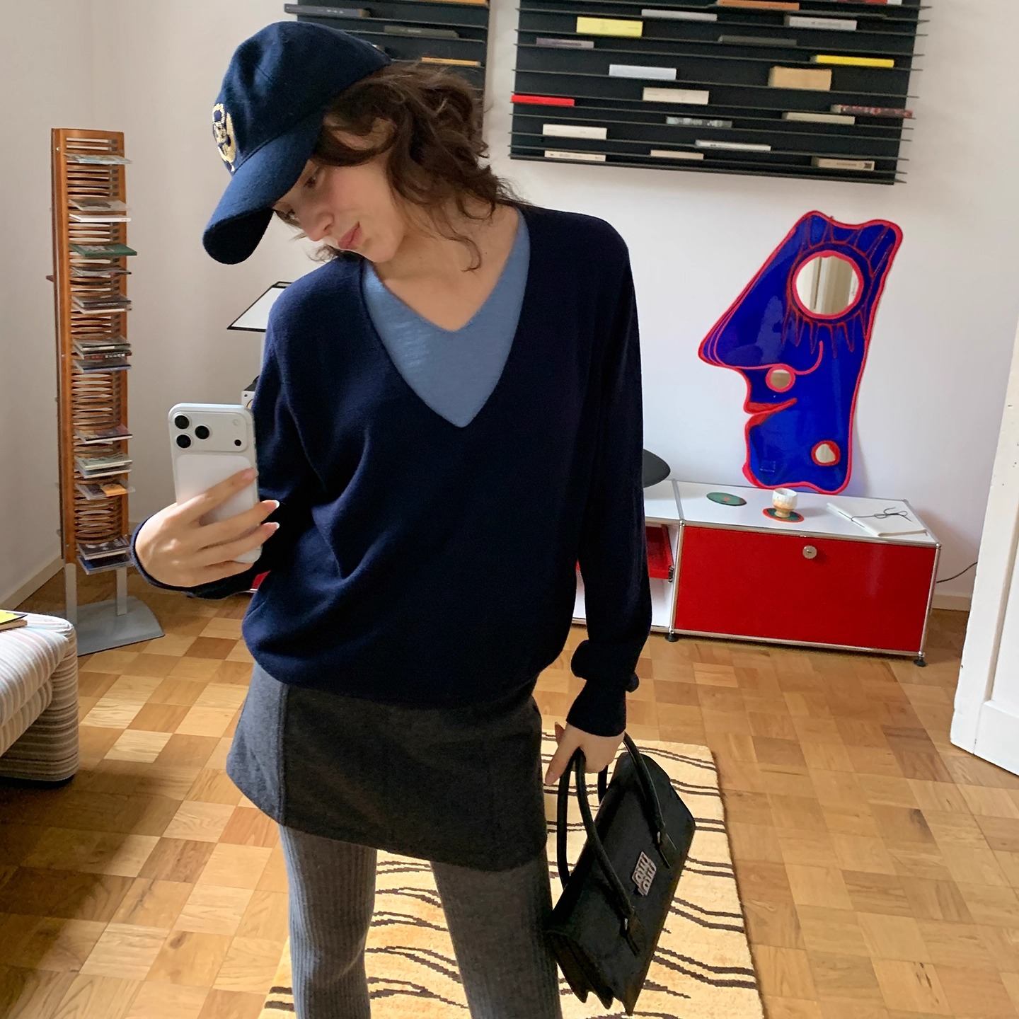 果核宇宙拼色V领假两件打底毛衣