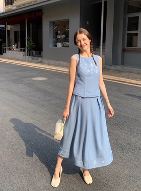 KERNEL COSMOS 夏日蓝风铃 法式清新田园刺绣背心上衣百褶裙套装