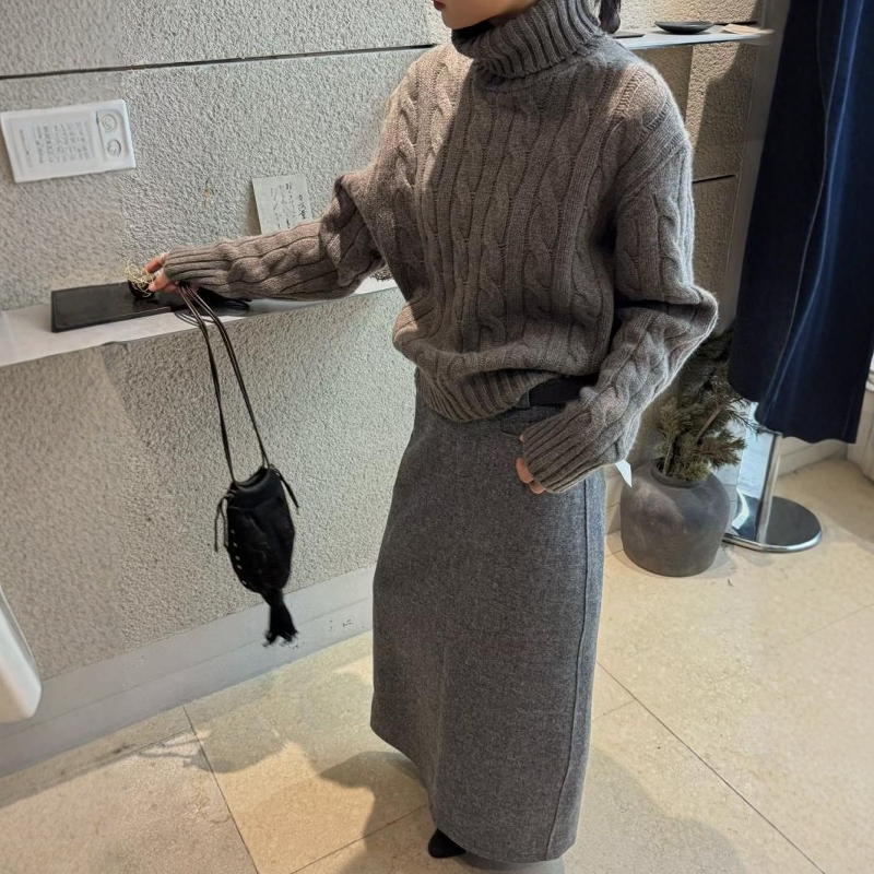 时尚百搭高领麻花针织衫女