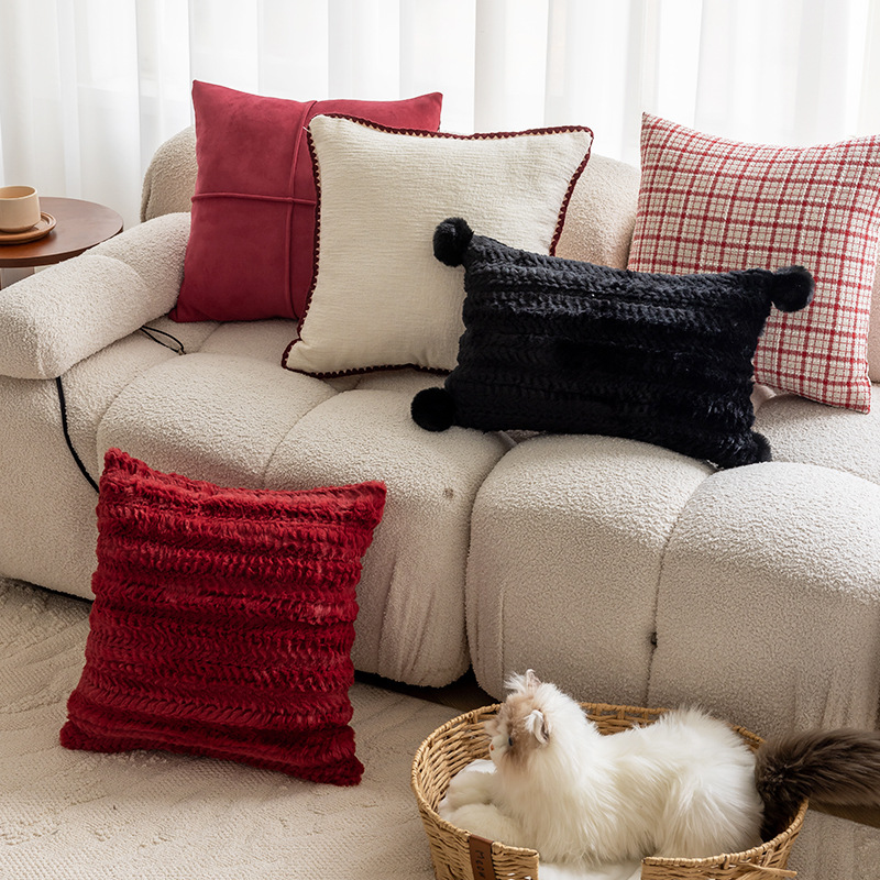 现代简约风毛绒抱枕沙发靠垫客厅沙发小香风靠枕床头雪尼尔喜庆红