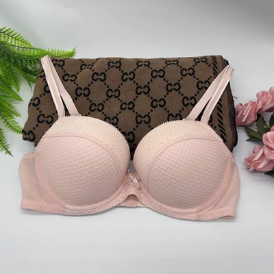 安莉芳旗下上托聚拢文胸