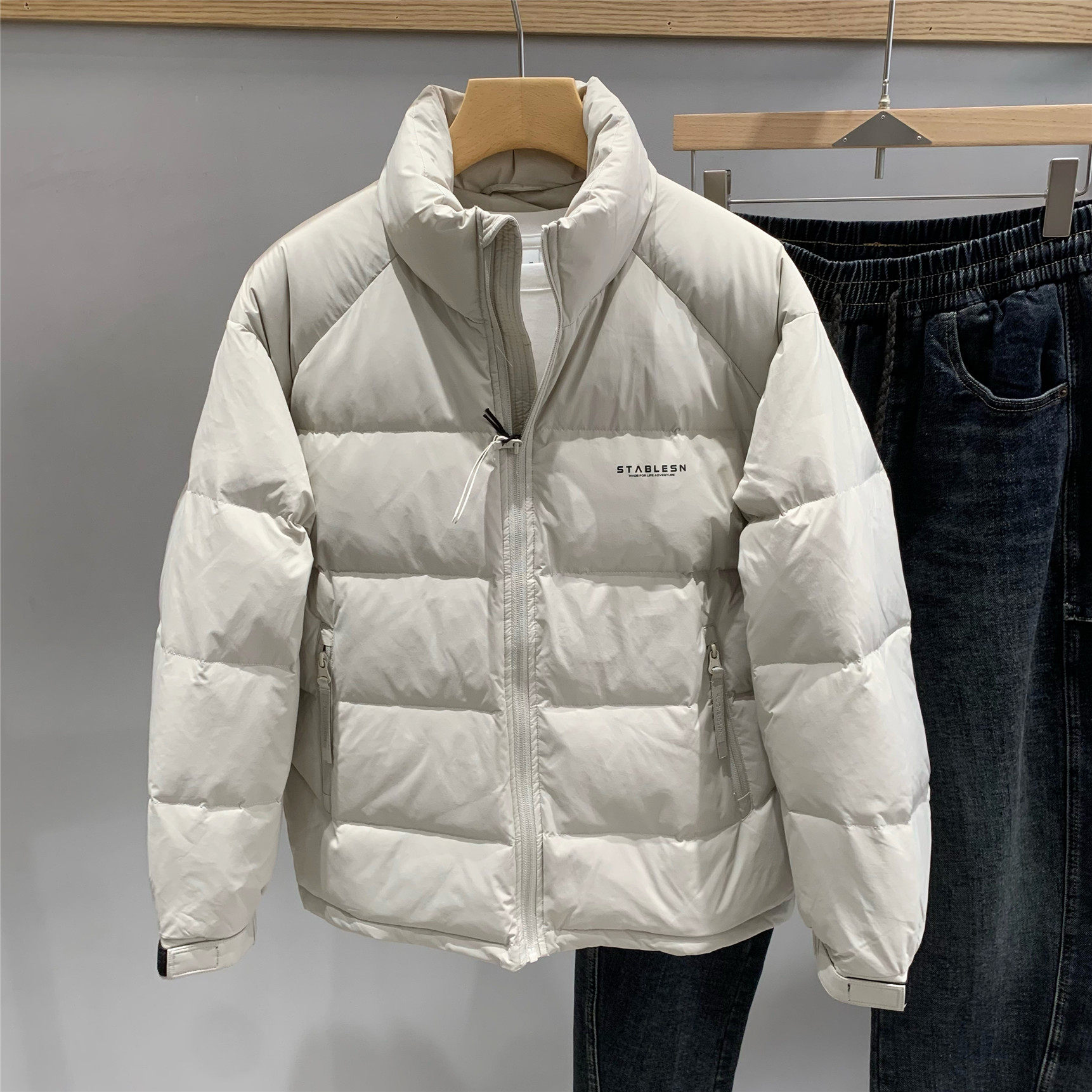 冬季韩版简约纯色立领羽绒服男