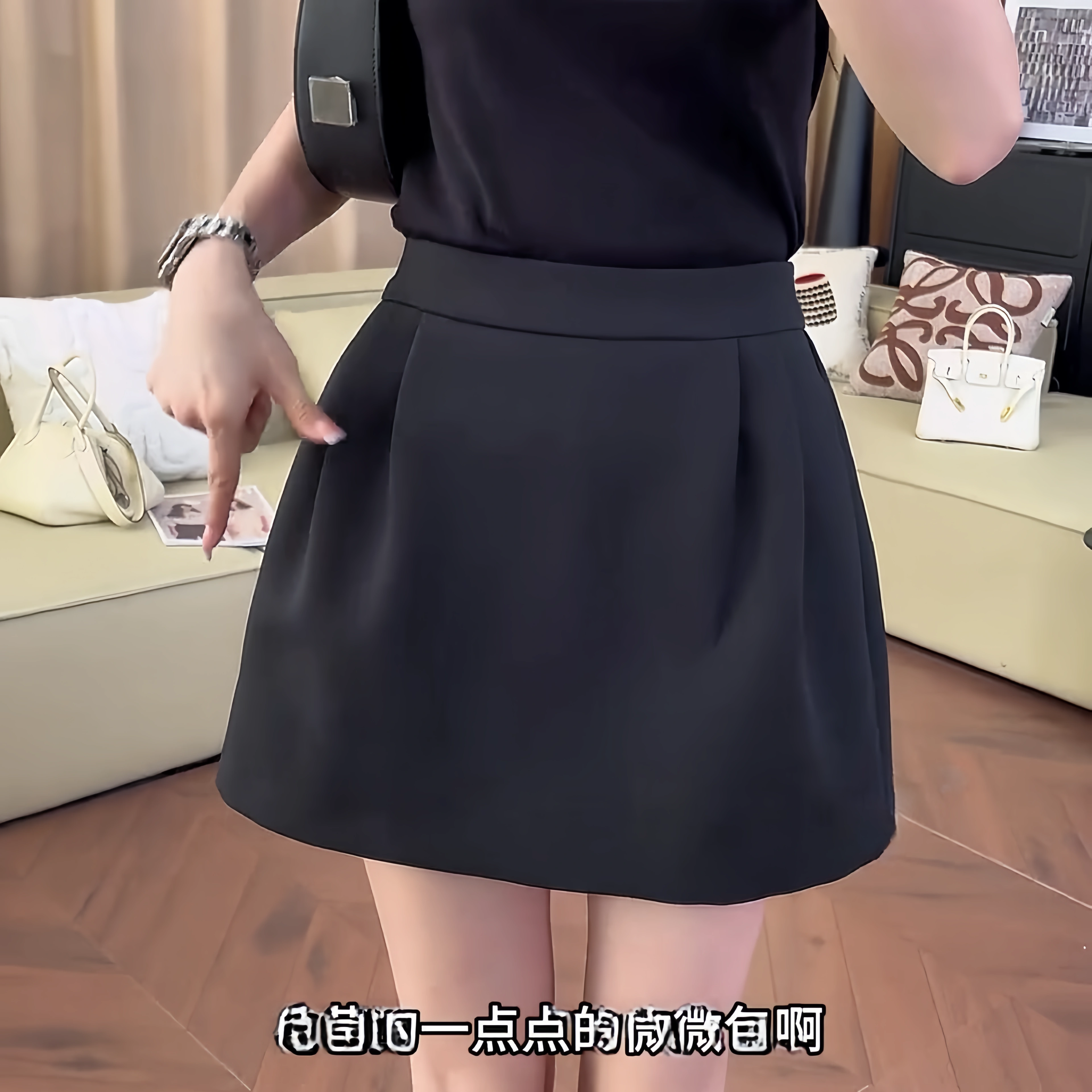 大码2025秋季高腰黑色褶皱百搭花苞短裙女胖mm遮胯显瘦a字半身裙