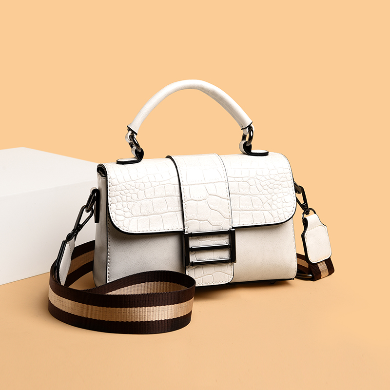 欧货正品包包女2021潮手提斜挎包