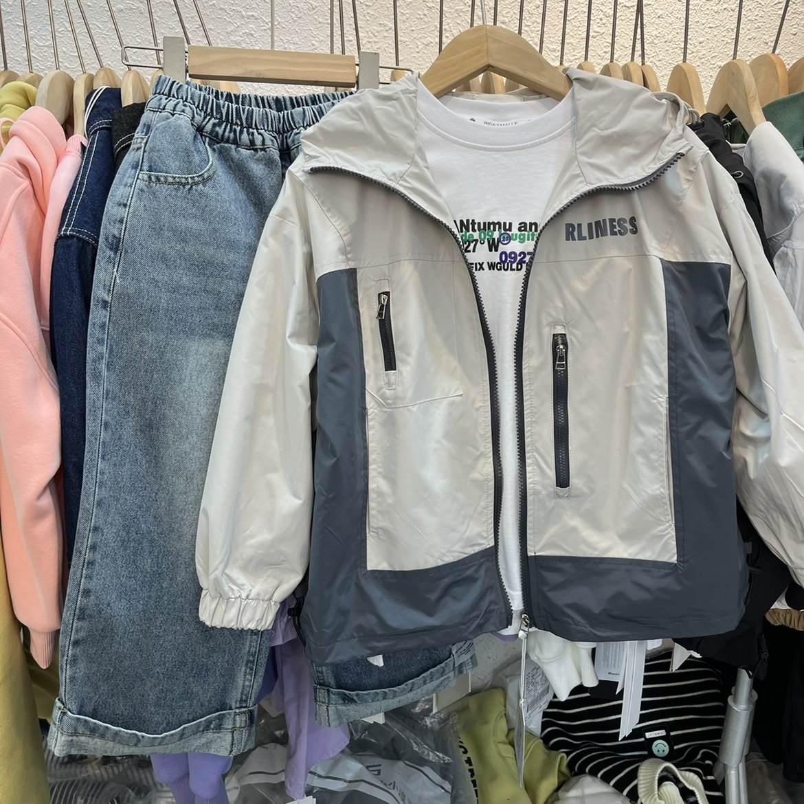 2023春款童装男童拼接连帽风衣外套儿童