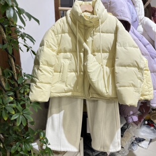 年货款韩系童装冬装新款女童鹅黄色立领羽绒服外套送包包面包服