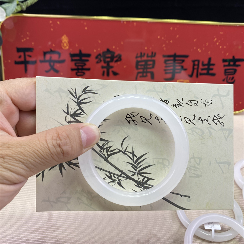 天然金丝玉手镯送礼自戴都很合适