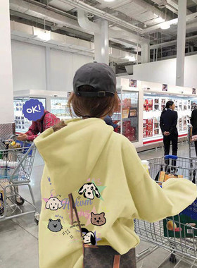 嫩黄色长袖韩系连帽卫衣