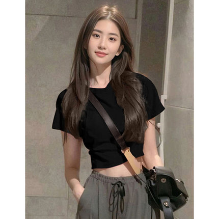 潮牌辣妹短款T恤女2026夏季修身收腰性感纯欲风黑色短袖正肩内搭