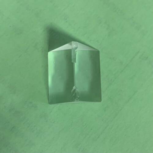 等边三棱镜紫外石英20*20*20mm，有崩边