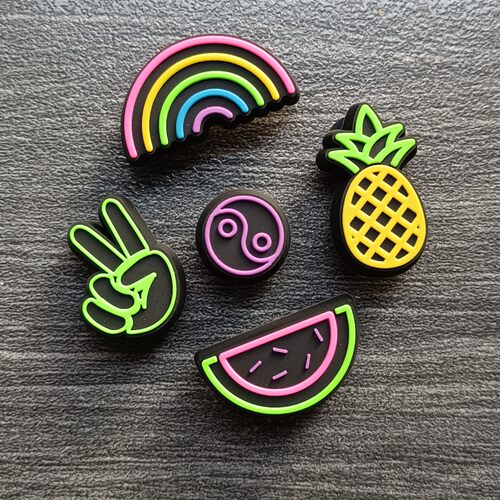 Crocs新款智必星鞋花炫彩系列