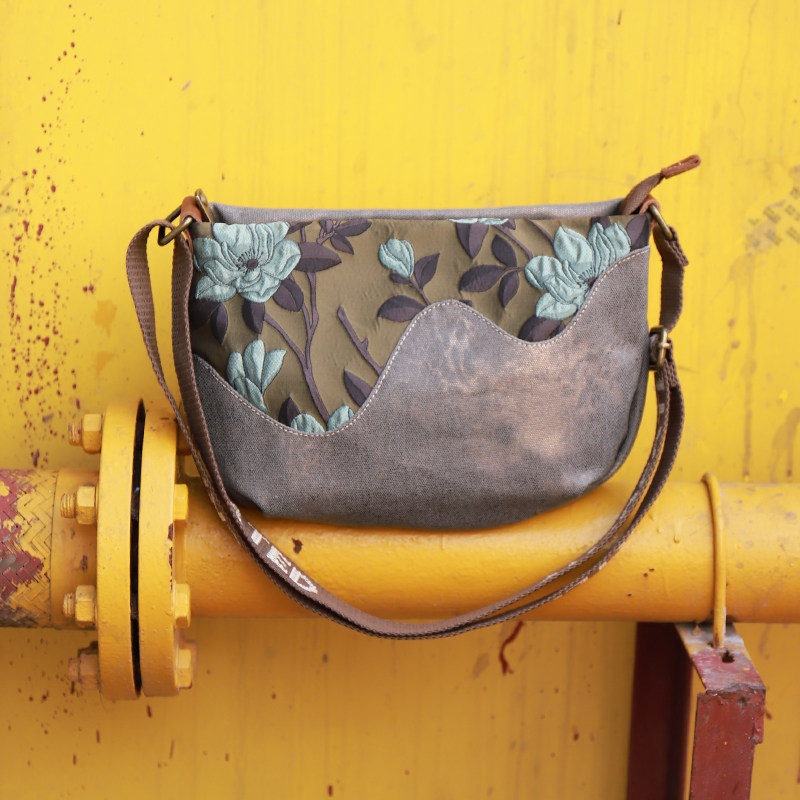 时尚设计感百搭斜挎包牛仔布简约通勤刺绣单肩包外出质感做旧女包,箱包皮具/热销女包/男包,手机包,淘宝优惠券,粉丝福利购,淘宝优惠卷